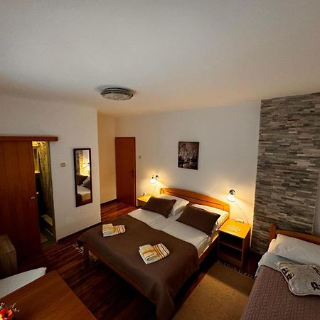 Plitvička Jezera Guest House Family Varda Plitvice Lakes מראה חיצוני תמונה