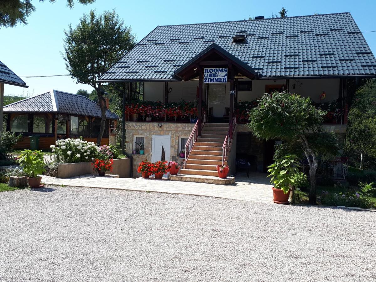 Plitvička Jezera Guest House Family Varda Plitvice Lakes מראה חיצוני תמונה