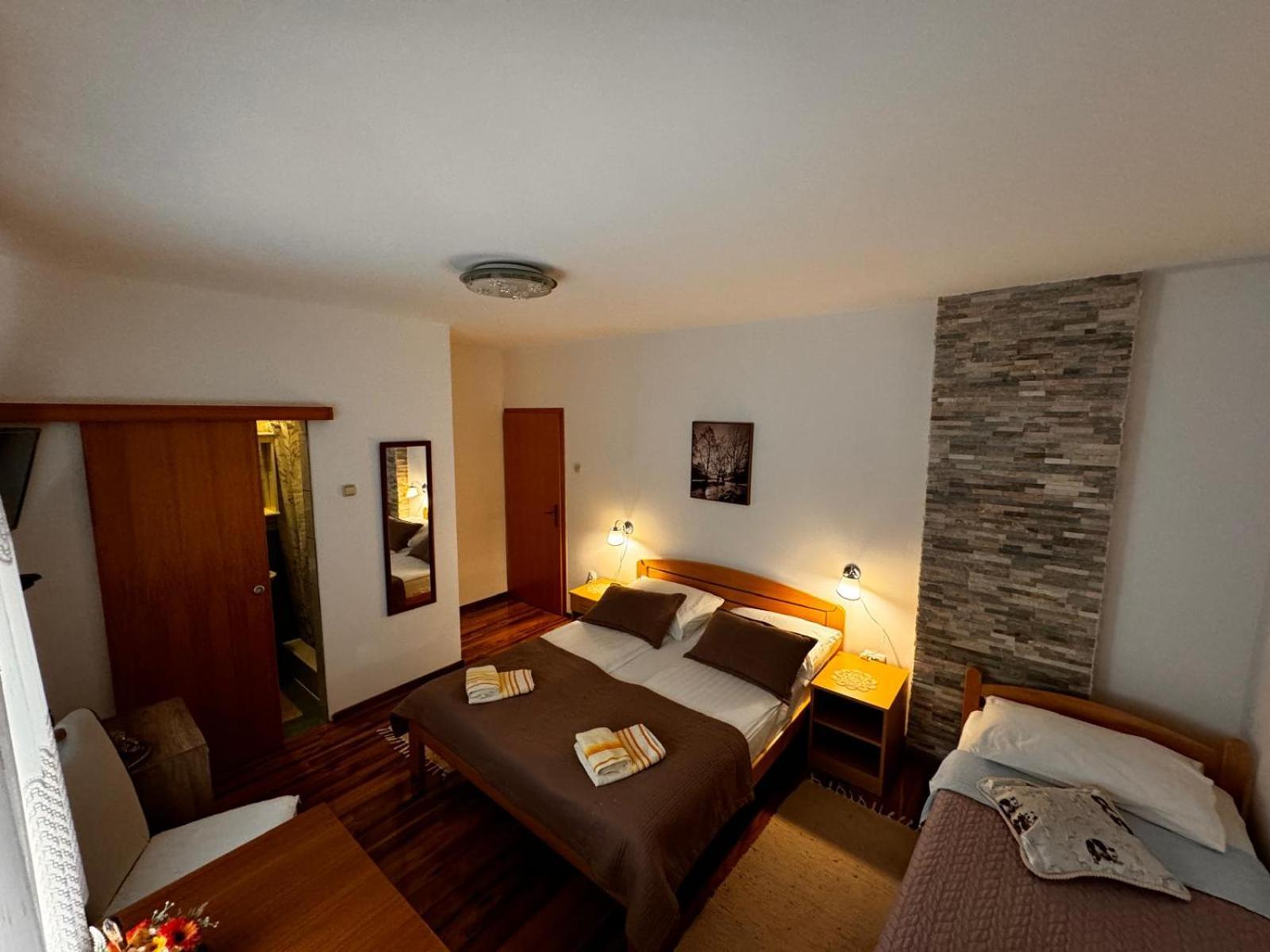 Plitvička Jezera Guest House Family Varda Plitvice Lakes מראה חיצוני תמונה