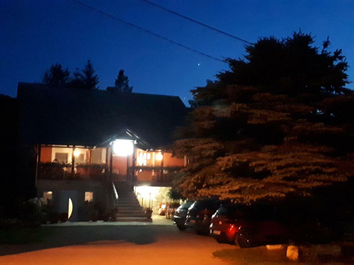 Plitvička Jezera Guest House Family Varda Plitvice Lakes מראה חיצוני תמונה